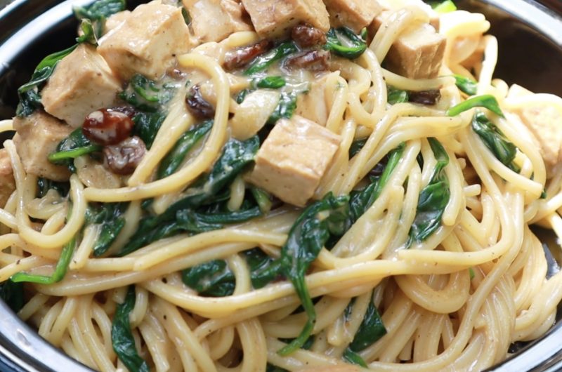 Spinach & Raisins Pasta With Tofu